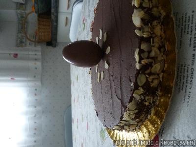Mona de xocolata i ametlles